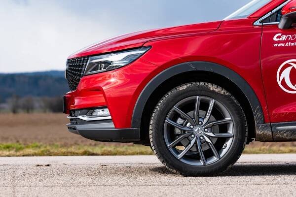 TEST: Čínský Dongfeng Fengon 5: Evropané pořád chtějí normální motory, jen už je málokdo nabízí