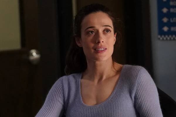 S09E17: Adrift