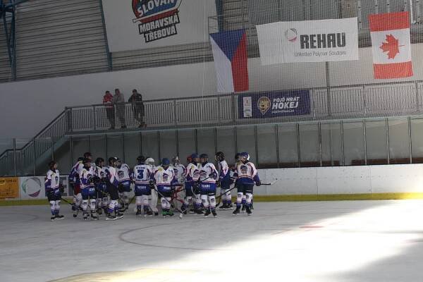 MLÁDEŽ: Moravskotřebovský dorost změřil síly s kanadským týmem Niagara Elite 2007 – HC Slovan Moravská Třebová