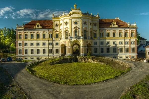 Zámek Týnec, národní kulturní památka