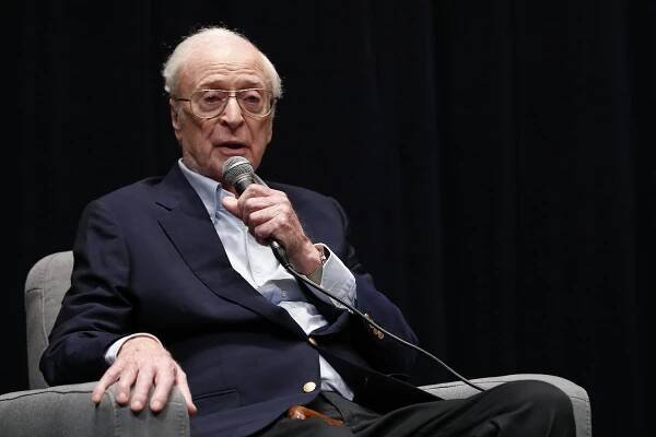 Michael Caine slavil 90! Bral jsem všechno a pil až tři lahve vodky za den, přiznává hvězda Žižky