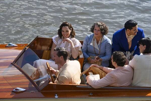 Armie Hammer, Gal Gadot, Jennifer Saunders, Ali Fazal - Smrt na Nilu - Z filmu