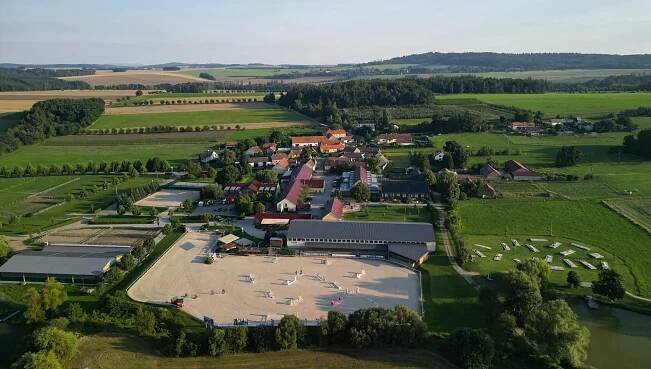 Letní pobytový balíček s polopenzí | Equitana Hotel Resort Martinice