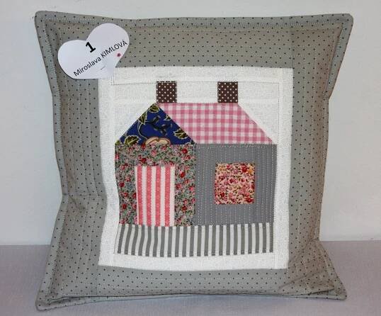 Nejvíce polštářků pro onkoláčky vytvořila zakladatelka Patchwork klubu