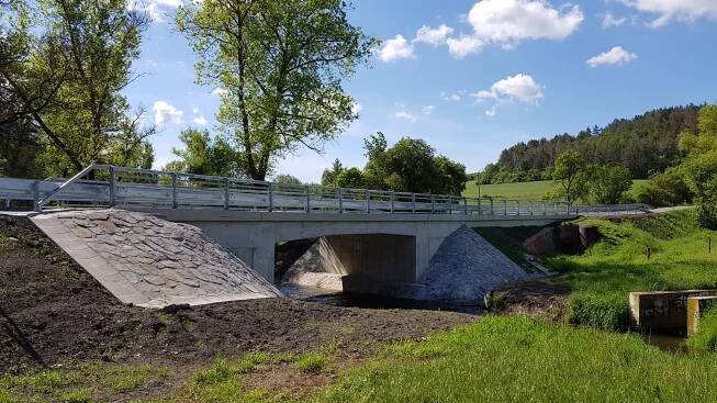 Stavba mostu Dolní Bezděkov | N+N – Konstrukce a dopravní stavby Litoměřice, s.r.o.