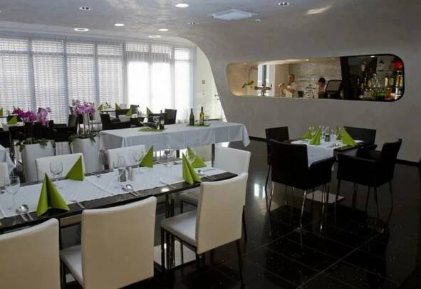 EA Hotel Tereziánský dvůr - Hradec Králové - AtlasCeska.cz