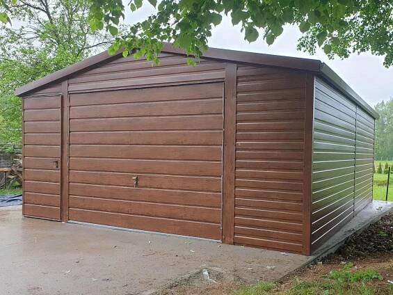 Plechová garáž 5x5 se štítem SUPERLINE-PLUS tmavý ořech + okapy a dveře