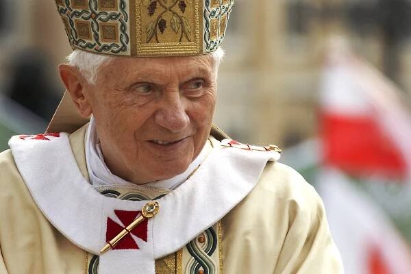 Jsem v poslední fázi života, oznámil bývalý papež Benedikt XVI.