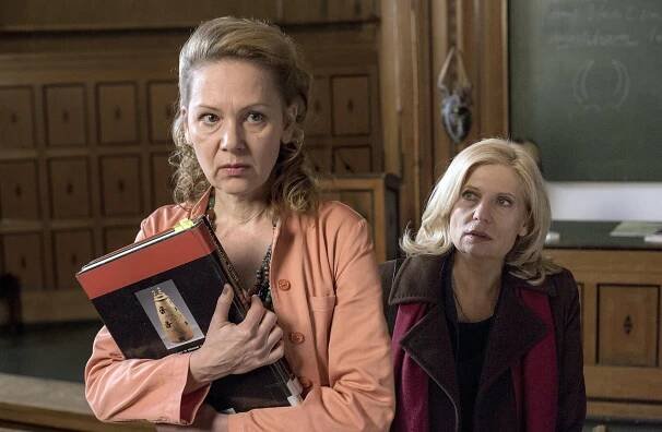 Die Kanzlei - Der nächste Zug - Z filmu - Antje Schmidt, Sabine Postel