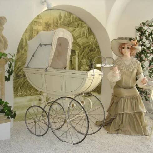 Historische Kinderwagen 2