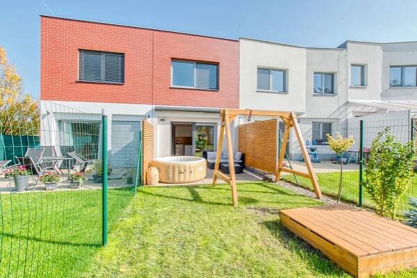 Pronájem moderního řadového domu 4+kk na Slezské Ostravě