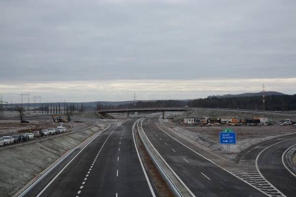 Dálnice D6 bude dnes o téměř 5 km delší, stále je to ale málo | Autanet.cz 