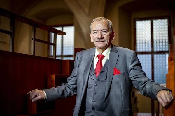 Senát je jako hasiči, má význam hlavně v krizi. Vondráčkova cesta do Ruska byla za hranou, říká Kubera — Deník N