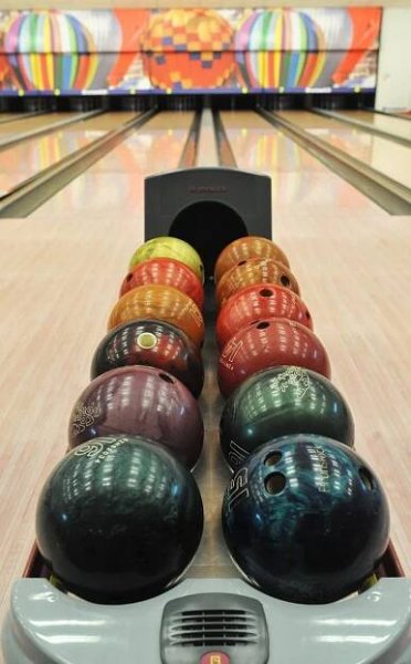 Hodina bowlingu až pre 8 osôb na profesionálnych dráhach