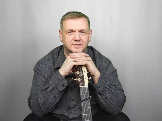 Zpěvák František Nedvěd ml. má nové album i koncertního parťáka