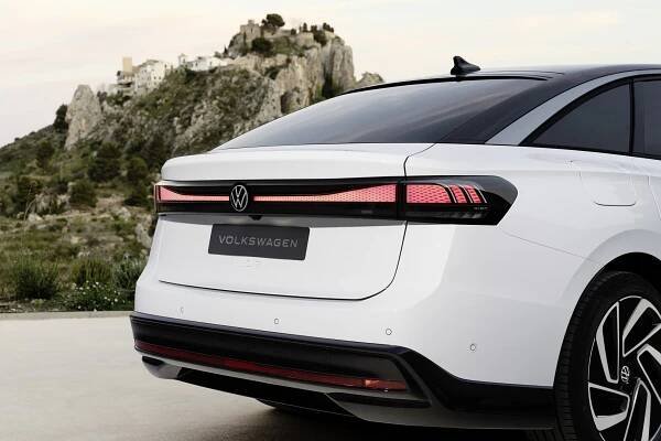 Volkswagen uvedl vlajkový elektromobil ID.7, na jedno dobití má zvládnout 700 km