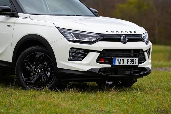 Cenová lahůdka českého trhu se vyfintila! SsangYong Korando je šmrncovnější než kdy dřív, přesto pořád za super peníze