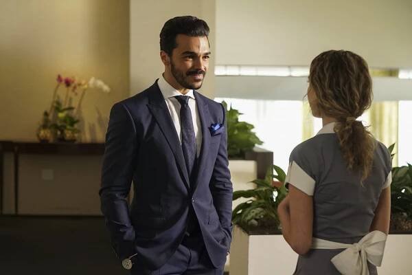Shalim Ortiz - Grand Hotel - Pilot - Z filmu