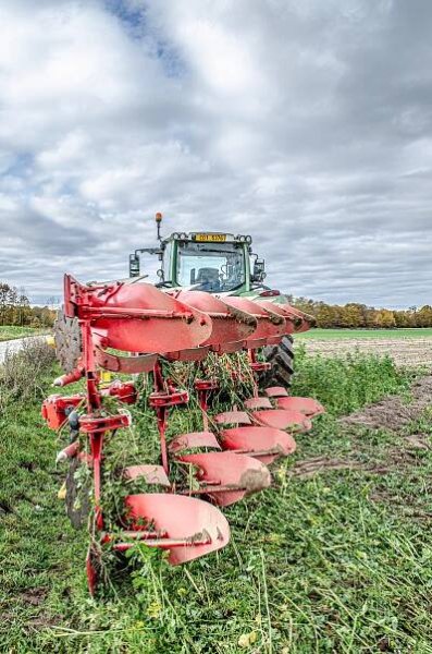 Pluhy Pöttinger | AGROZET - náhradní díly, zemědělské stroje a technika