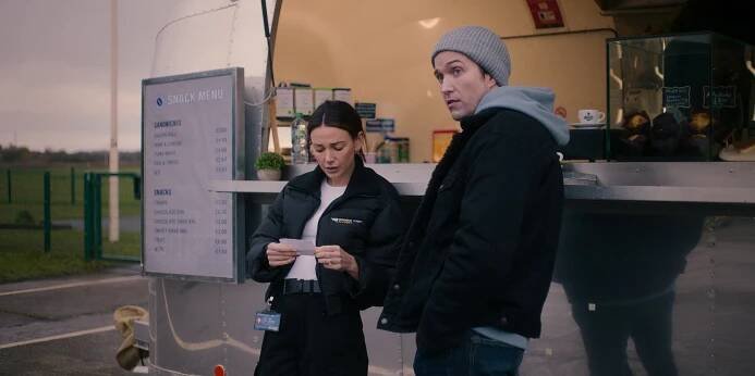 Michelle Keegan, Emmett J. Scanlan - Podruhé mě neoklameš - Epizoda 2 - Z filmu