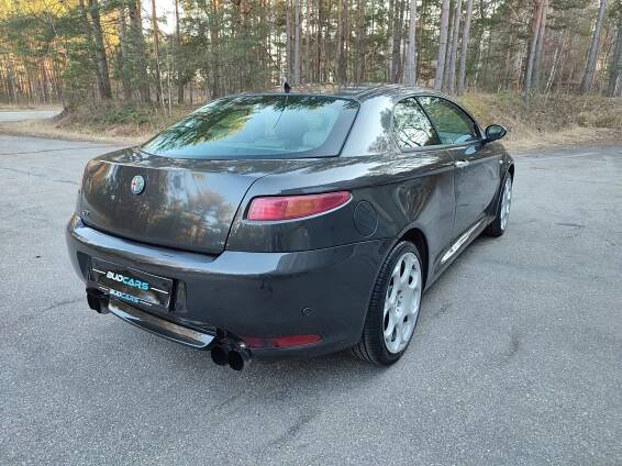 Alfa Romeo GT 2.0 JTS | BudCars