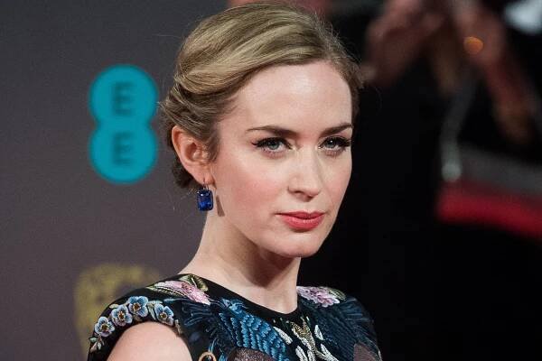 LONDON, ENGLAND - FEBRUARY 12: Emily Blunt attends the 70th EE British Academy Film Awards (BAFTA) at Royal Albert Hall on February 12, 2017 in London, England. (Photo by Samir Hussein/WireImage)