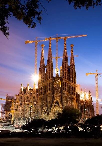 Sagrada_Familia_Barcelona_Twilight