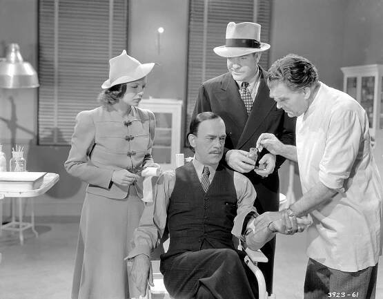 Marjorie Reynolds, Boris Karloff, Grant Withers, Gibson Gowland - Doomed to Die - Z filmu
