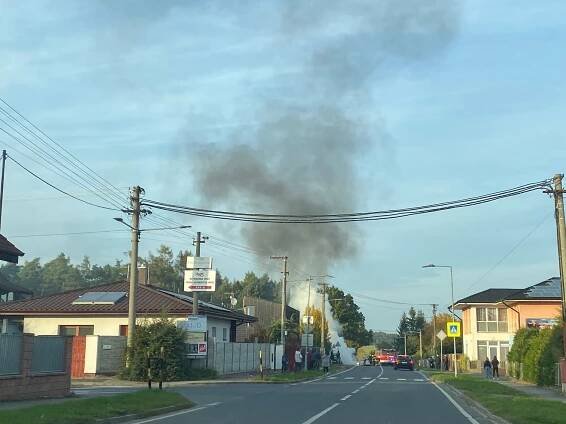 Hasiči zasahovali u požáru elektromobilu nedaleko Plzně - FOTKY - QAP.cz