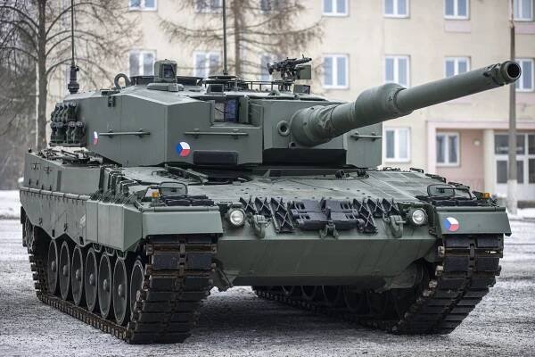 Obrazem: Česká armáda má první tank Leopard z Německa