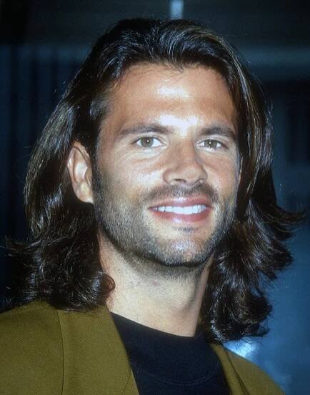 Lorenzo Lamas má bohatou filmografii i život. Seriálový odpadlík se 5x rozvedl, poslední žena mu porodila vnouče