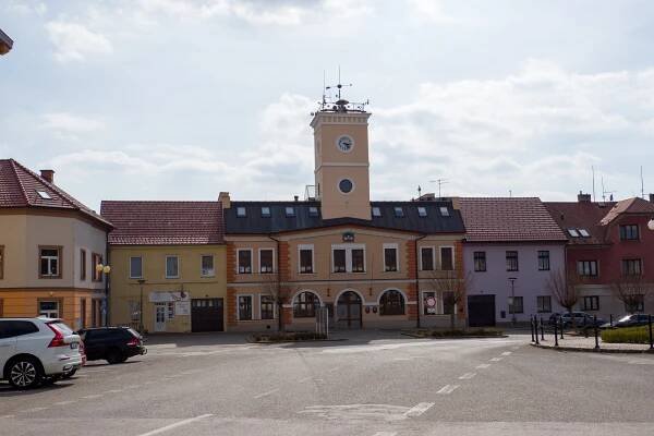 Městský úřad Dolní Bousov.