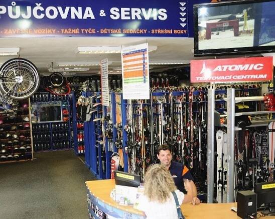 Lyžařský komplet kategorie VIP (Ostrava-Mariánské Hory a Hulváky) k zapůjčení za 291 Kč/den v půjčovně MADEJA sport s.r.o. | Půjčím.to