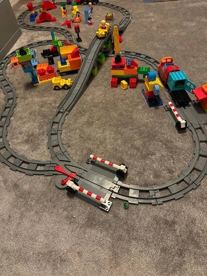 LEGO DUPLO vláček - kompletní rozšířený set s dvěma lokomotivama!