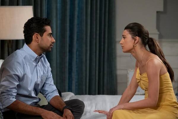 Jak jsem poznala tvého otce - Stacey - Z filmu - Suraj Sharma, Ashley Reyes