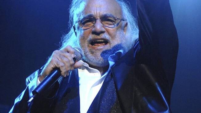 Zemřel slavný řecký zpěvák Demis Roussos (†68): Nemoc ho zabila na soukromé klinice