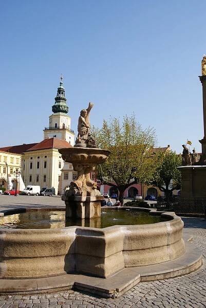Soubor:Kašna (Kroměříž), Velké nám., Kroměříž.JPG – Wikipedie