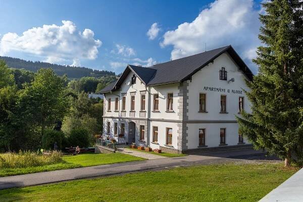 Apartmány U Aloise v létě – Apartmány U Aloise