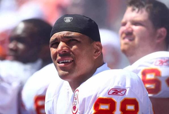 Tight End Tony Gonzales #88 of Kansas City Chiefs looks on
