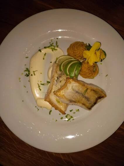 Čtyřchodové menu v restauraci Galerie Třeboň pro 1 či 2 osoby: rybí polévka, candát i lívanečky