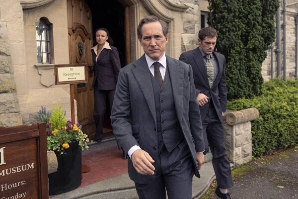 Dalgliesh - Vraždy podle návodu - 1. část - Z filmu - Carlyss Peer, Bertie Carvel, Alistair Brammer