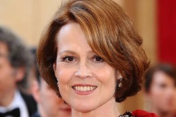 Sigourney Weaver is looking naturally good at 61