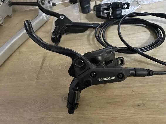 Hydraulické brzdy za 999 Kč