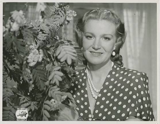 Aino Taube - Nyckeln och ringen - Promo