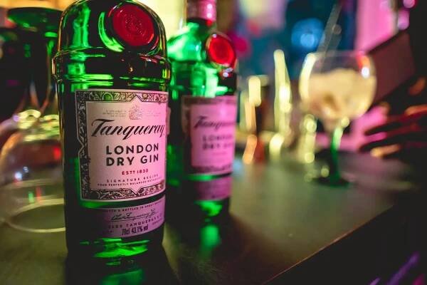 A promotional photo for Tanqueray gin
