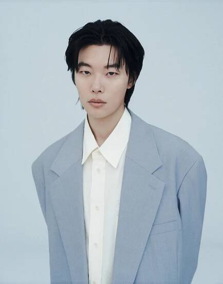 Ryu Jun Yeol Tanda Tangan Kontrak dengan Agensi Baru | iniKpop