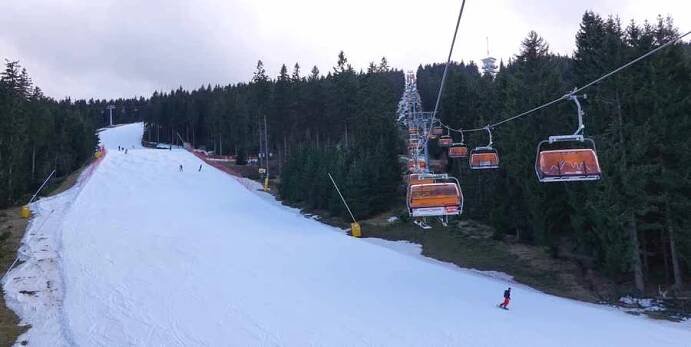 Skiareál Klínovec hlásí sníh i lyžování skoro bez front - zdravezpravy.cz