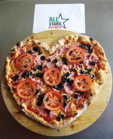 Pizza ve tvaru srdce: ručně dělaná, výběr z 10 druhů