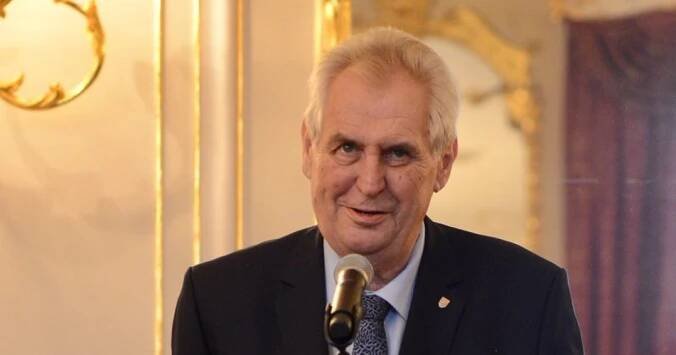 Prezident Zeman udělil devátou milost. Dostal ji muž, který při nehodě zabil svou ženu a syna