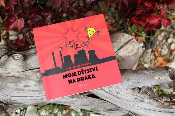 Recenze: Šárka Rosová Váňová – Moje dětství na draka – Knižní kavárna